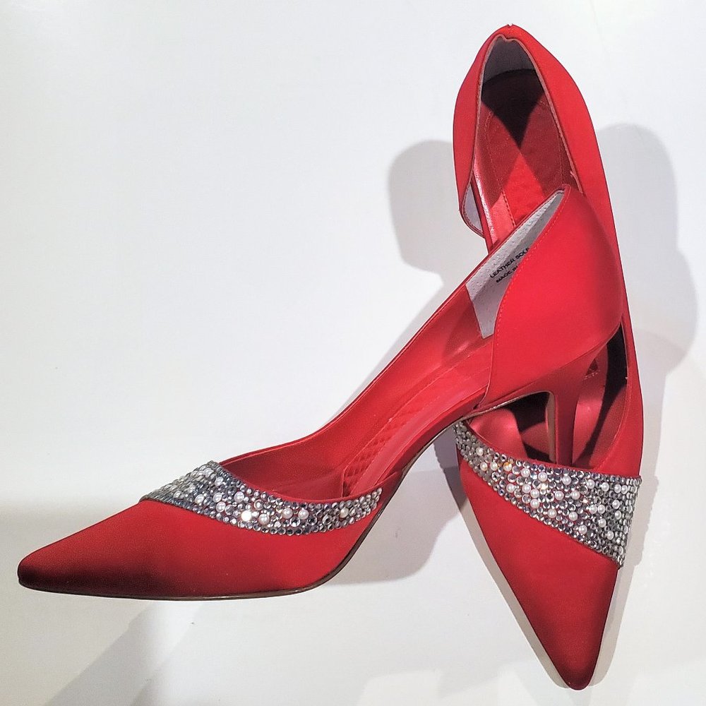 Valerie Stevens Sz 8 Red Satin with jewels and pearls New In Box